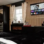 5 Sterne Centurion 2 Pools 86 Zoll Tv *