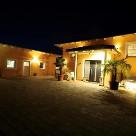 Villa 5 Sterne Centurion 2 Pools 86 Zoll Tv Aldersbach