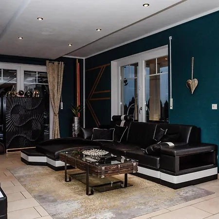 5 Sterne Centurion 2 Pools 86 Zoll Tv Villa Aldersbach